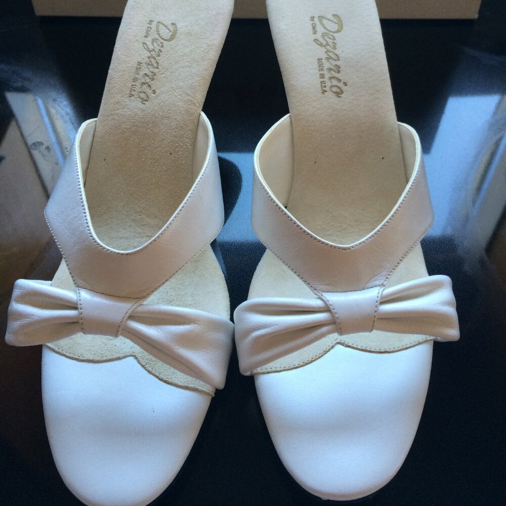 New Dezario Elvira White Leather Retro Heels - literally from the 70's/early 80'
